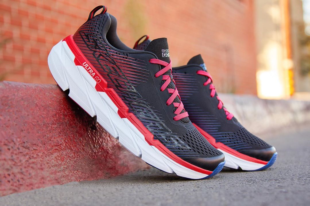 Estilo superior y comodidad incomparable con las #Skechers Max Cushioning Premier 🙌 ¡Te dan todo el power! 💪 #Style54451