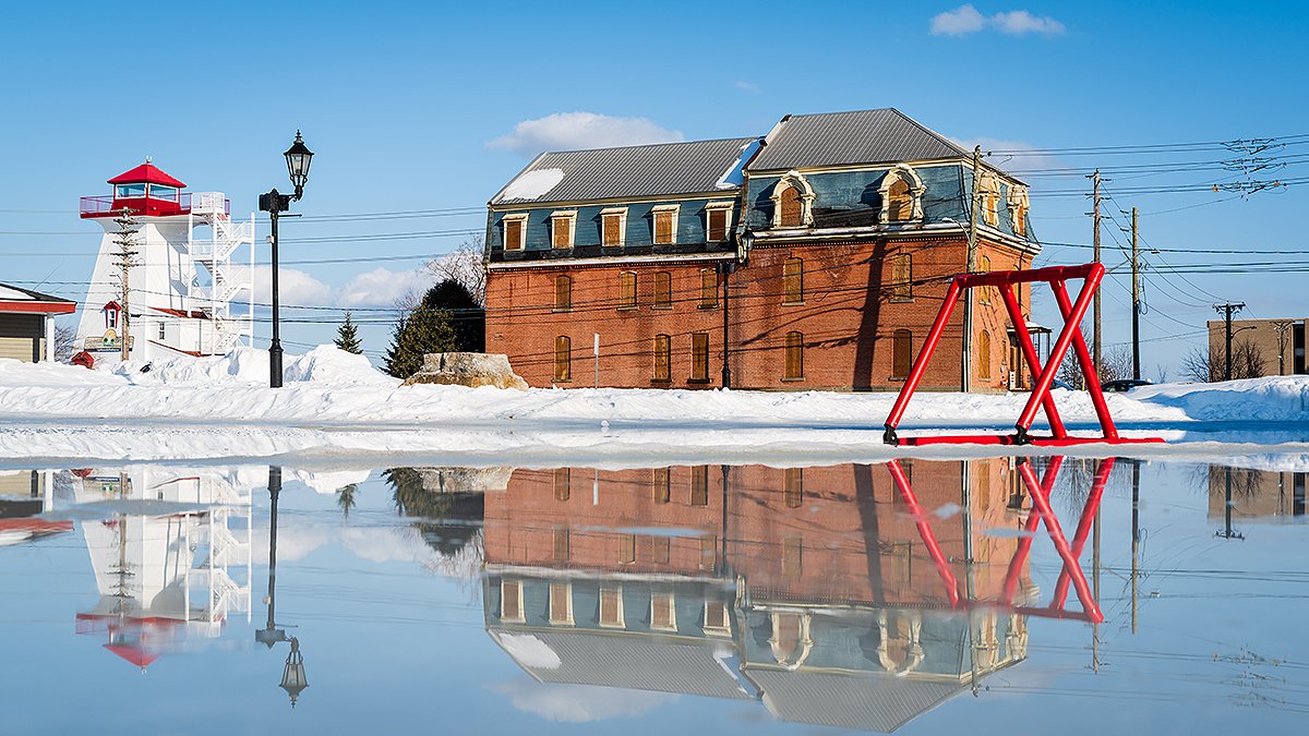 Jeandron's tweet photo. A few photos of Fredericton's heritage reflected in puddles during yesterday's unseasonably warm spell.
.
.
#heritage #historical @ParksCanada #saveofficerssquare @nationaltrustca #military #train #bridge #justice #fredericton #explorenb #mycbcnb https://t.co/dRfdrw3qNH