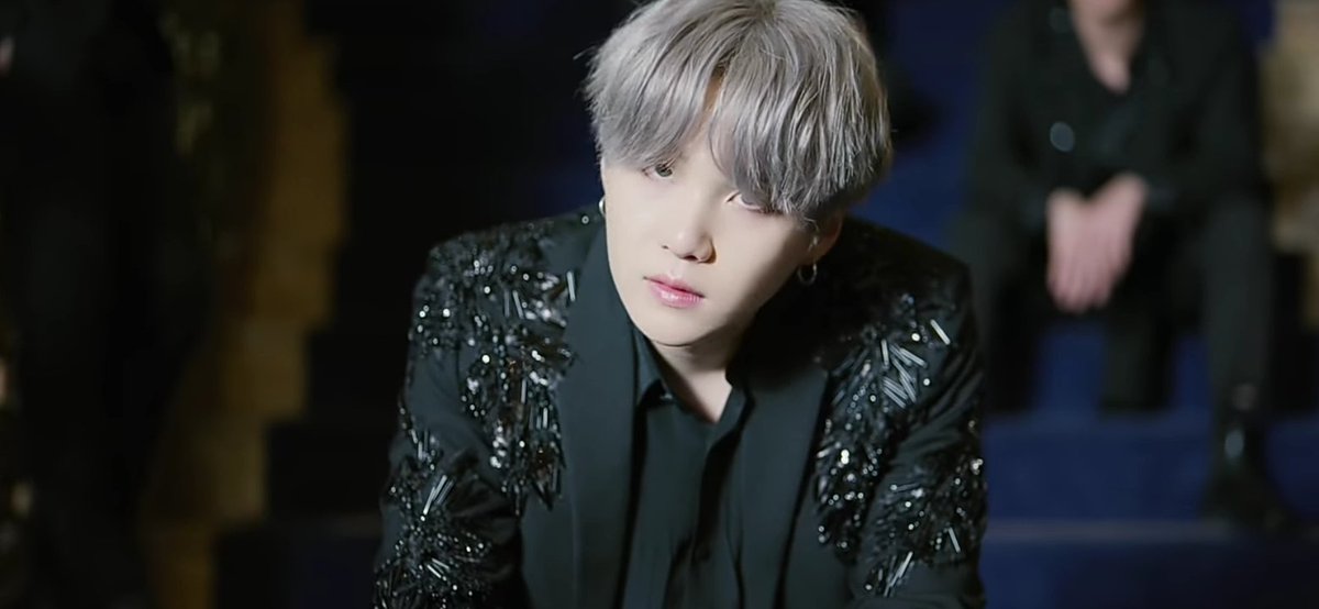 Vkook_0130812's tweet photo. JAHAJASHJAJAJA PERO QUE!!!!! ALV VERGA QUE COSAS PASAN EN ESTE FANDOM
STREAM DIJO BH!!! #BTS @BTS_twt #BlackSwan #7isComing #7TracklistisComing https://t.co/gmN1LdgFHK