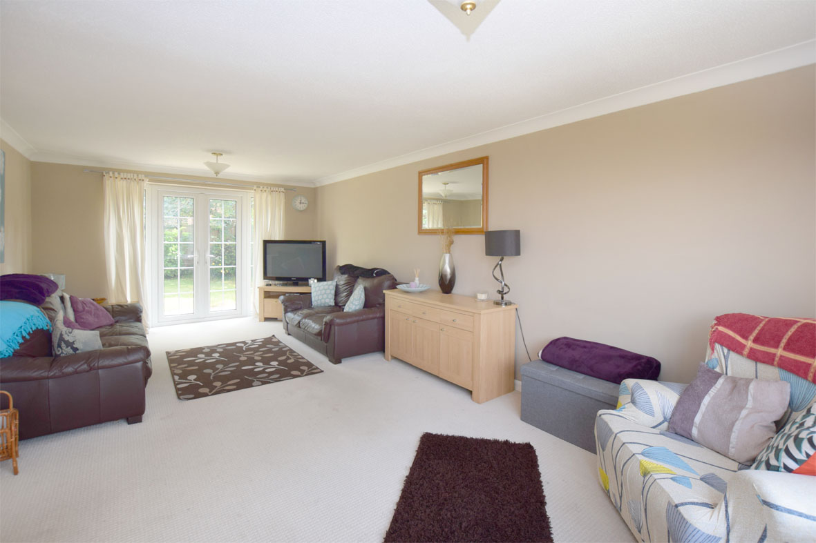 RTestateagents's tweet photo. NEW PRICE!! This fantastic family home has just been reduced. Set in the ever popular South Wootton it could make your ideal home!!! #eastofengland #norfolk #westnorfolk #newhome #house #familyhome https://t.co/rm96WmvSxH