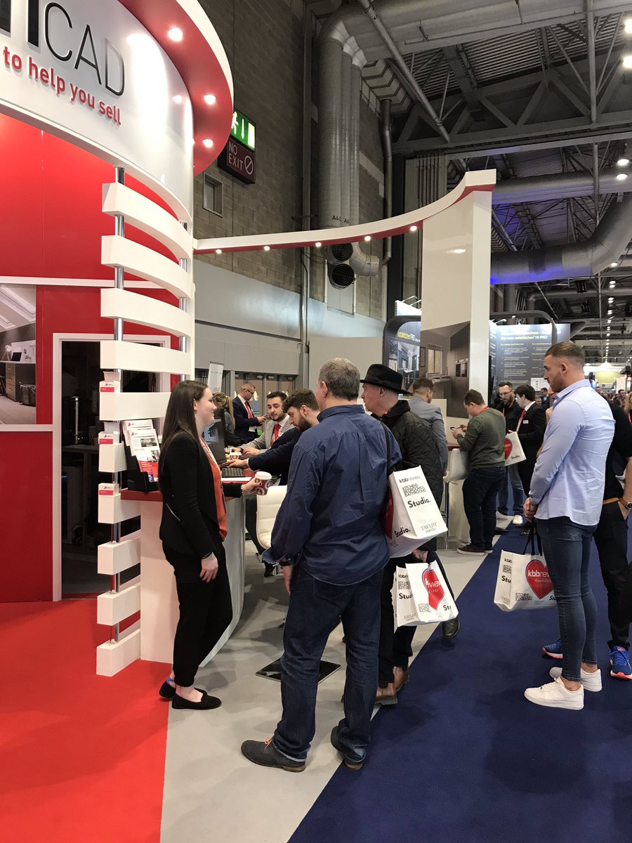 ArtiCADDesign's tweet image. Lots of people trying out and loving our #ArtiVR through Oculus Quest! Be sure to pop over before the show closes to try it out for yourself if you haven’t already!
#articad #kbb2020 #necbirmingham #oculusquest #virtualreality #kitchendesign #bedroomdesign #bathroomdesign