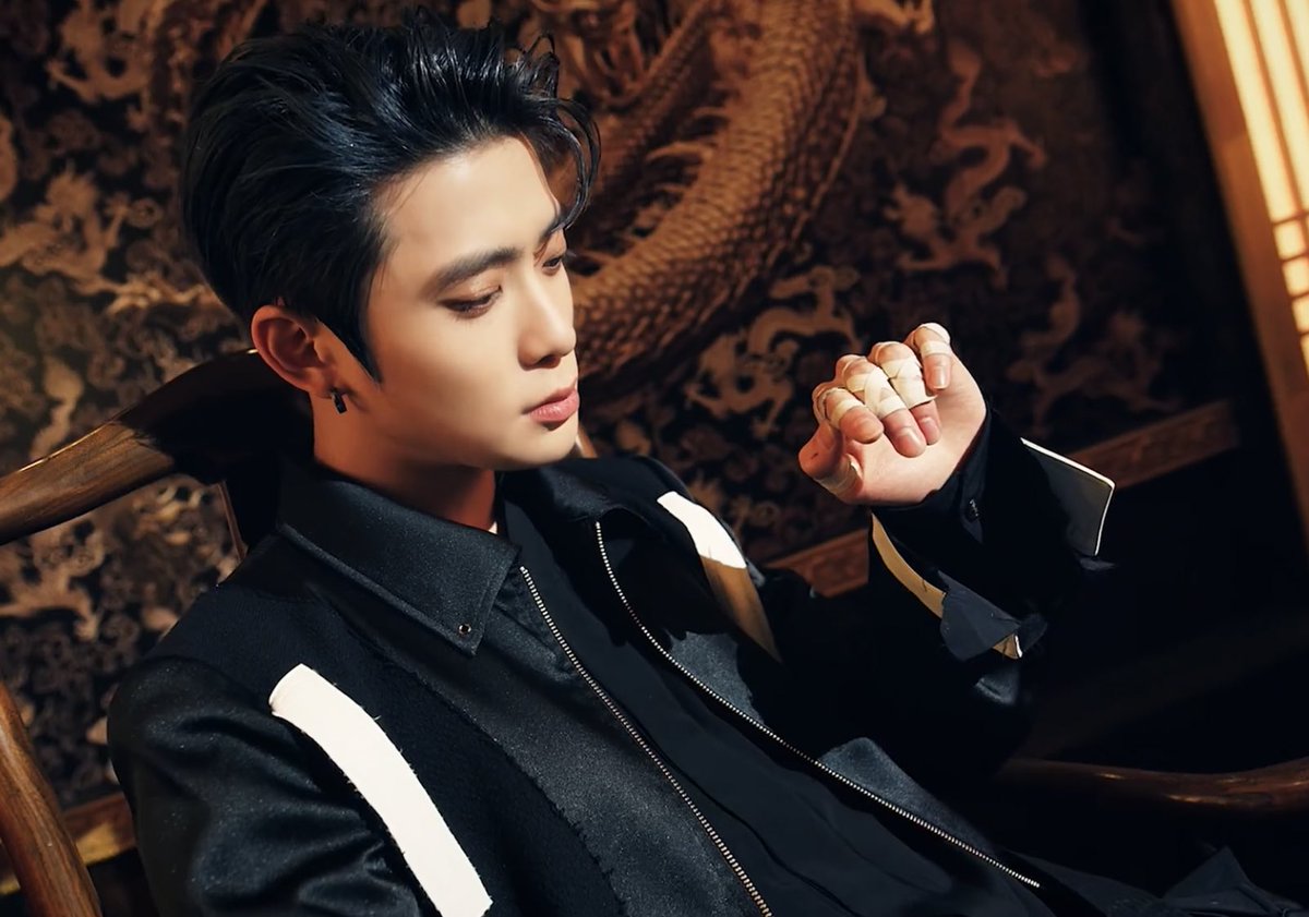 나 tweet media