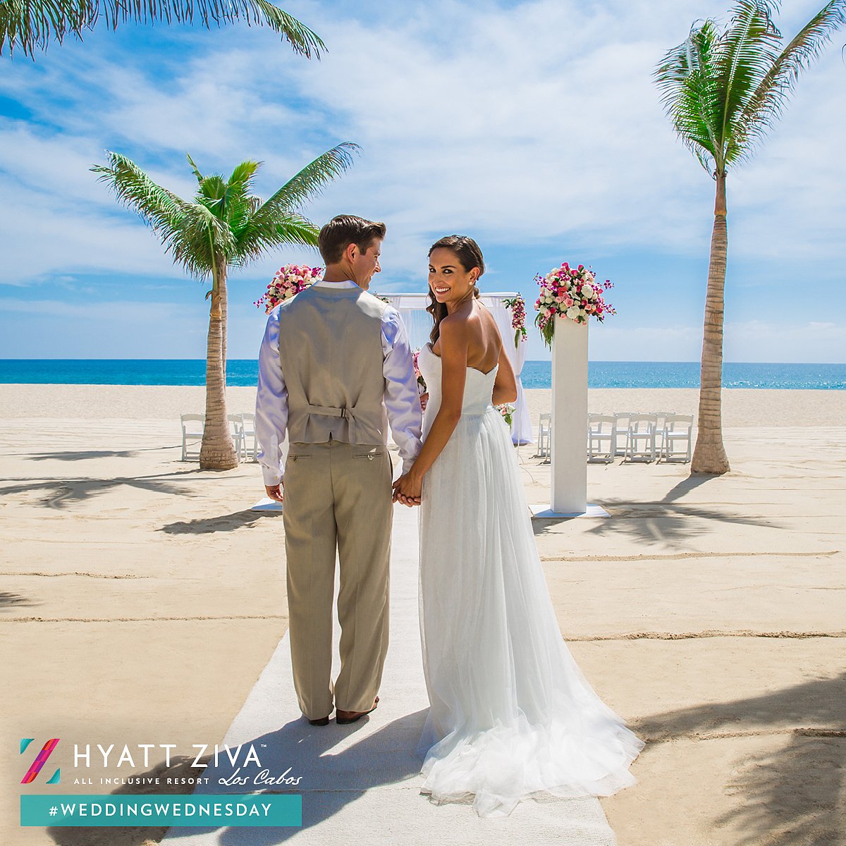 BlueAshTravel's tweet photo. #WeddingWednesday Make it a white sand wedding. Our experts are ready to design a dream wedding venue on the beach complete with fresh floral arrangements and a beautiful aisle. https://t.co/Yy6NSyTMc9