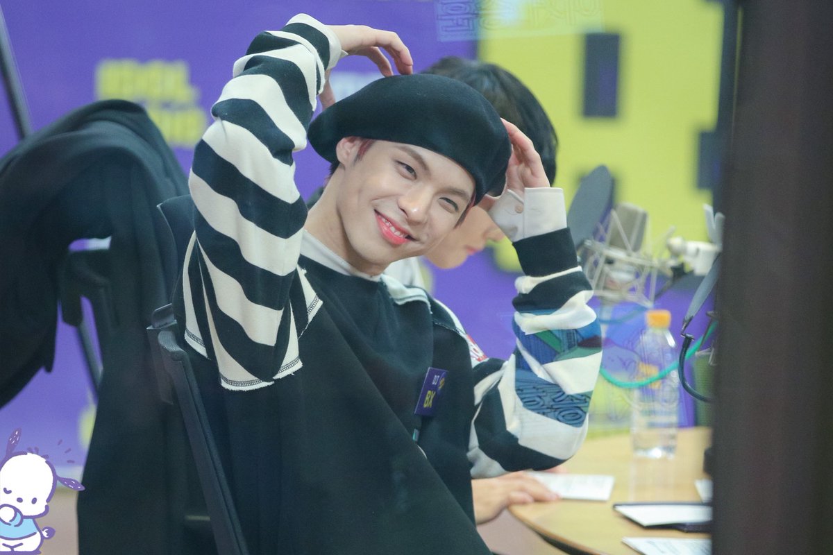 moment0226's tweet photo. 내 웃음지뢰 고니야
고니오빠 생일축하해🤟🏻💙
#BX_BDAY #CIX #BX #병곤
#내게다가온_운명의_고니 https://t.co/gGhWTCS4k8