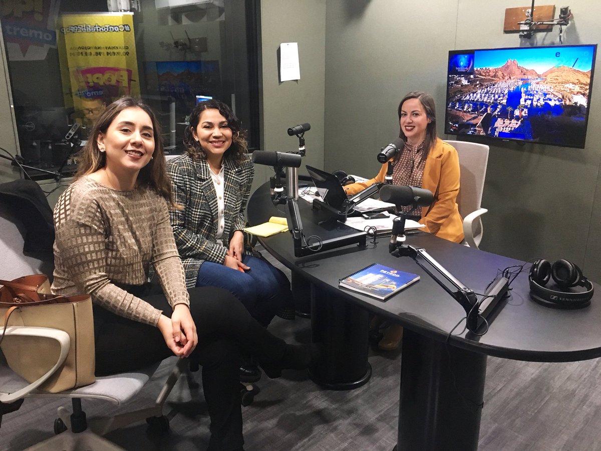 Expreso24_7's tweet photo. #AlAire En cabina nos visitan Carla Larrinaga y Yolanda Chairez, trabajan de cerca en el sector minero con quien platicamos del papel de la mujer en la minería, esto en el marco del día de la mujer y nuestro especial en #eMujer
#Expreso #SomosTodos https://t.co/2IctqNoC80