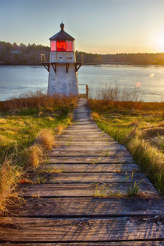 lighthouseoptic tweet picture