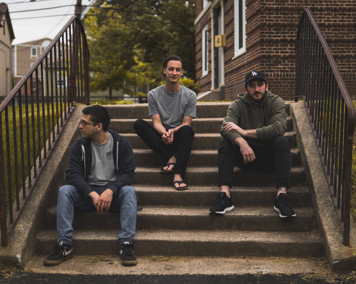 clementine tweet media