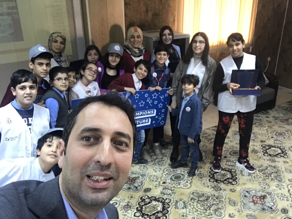 KElmufti's tweet photo. اليوم تعرفت على قدرات رائعة من أطفال في الابتدائي و الإعدادي الفائزين بالمراكز الاولى في مسابقة الروبوتات للمغرب العربي في تونس...جميعهم من ليبيا 😀

عجبتني فيهم طريقة تفكيرهم لحل المشاكل و فهمهم لأساسيات البرمجة.
تحياتي م. فتحية الزوي و جميع فريق  @FablabL  لتدريبهم للمبدعين. https://t.co/XswMMZBNHt