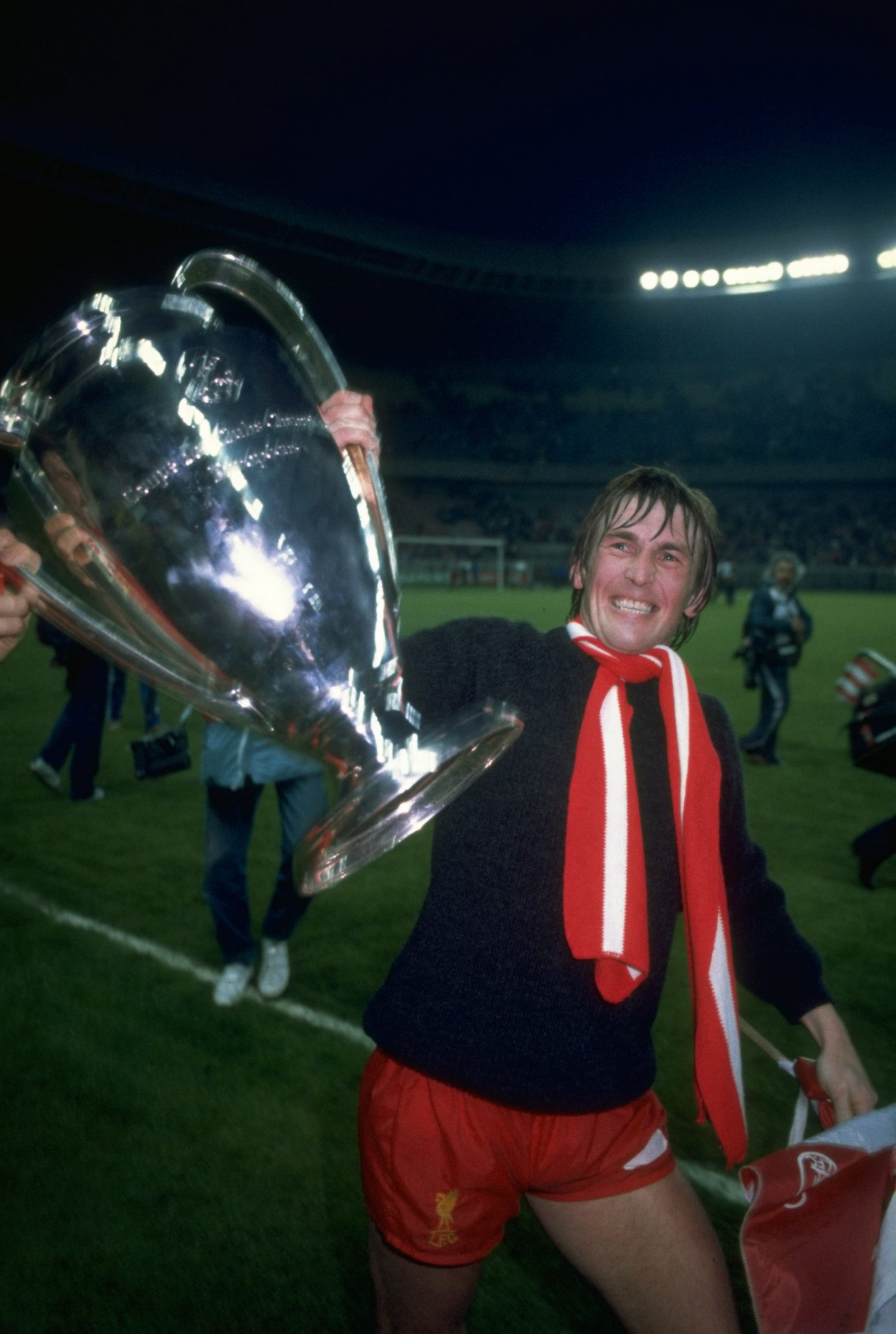 Happy birthday to Sir  The Liverpool FC legend turns 69 today!

 