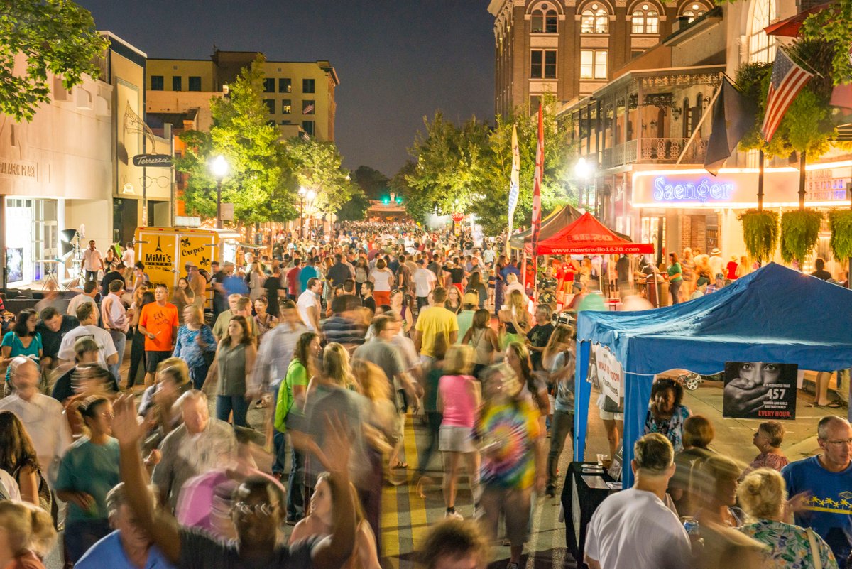 It seems like everywhere you go in Pensacola there's always something going on! #VacationArtfully #VisitPensacola