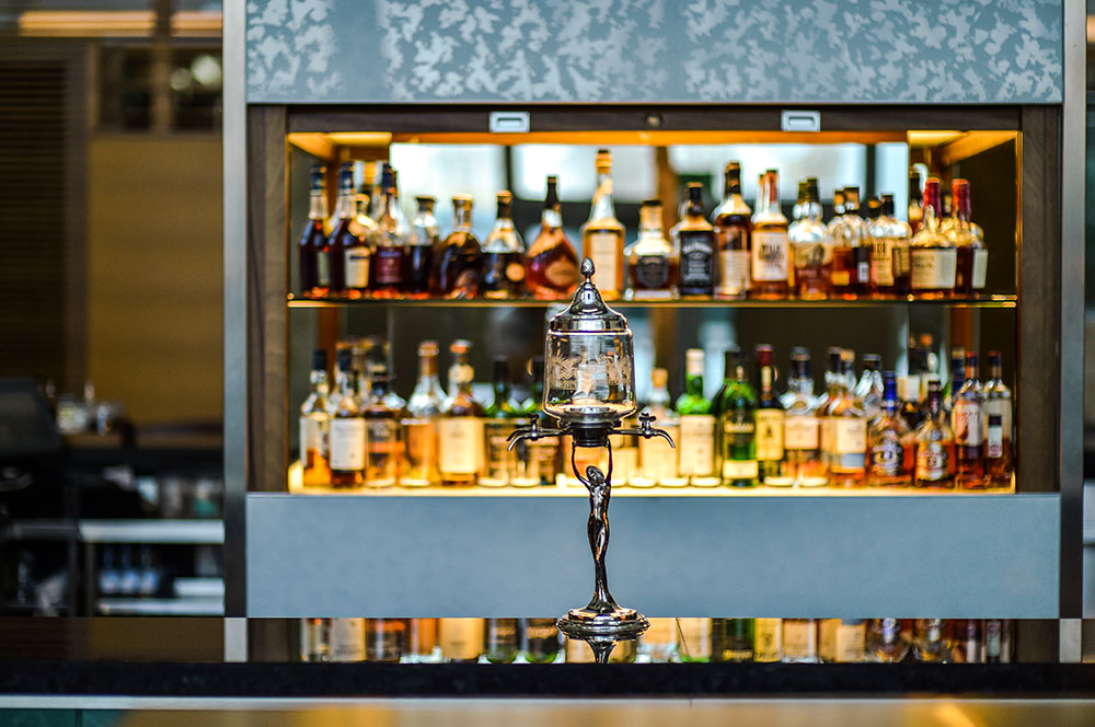 Did you know that you can enjoy vintage wines and signature cocktails in our Le Bar Parisien before joining us at #LBESofitel for some award-winning food?  #frenchcuisine #Heathrow #LifeIsMagnifique #drinks #champagne #WineWednesday