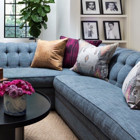 AbeDecorStudio's tweet image. Modular #tapizado en tela jacquard #azul tipo jean , con espaldar #capitoneado , un solo #cojin de asiento y #cojinesdecorativos , #telasexclusivas #telascoloridas de #abedecorstudio #ccpaseolasmercedes #telasdetapiceria #tendencias2020