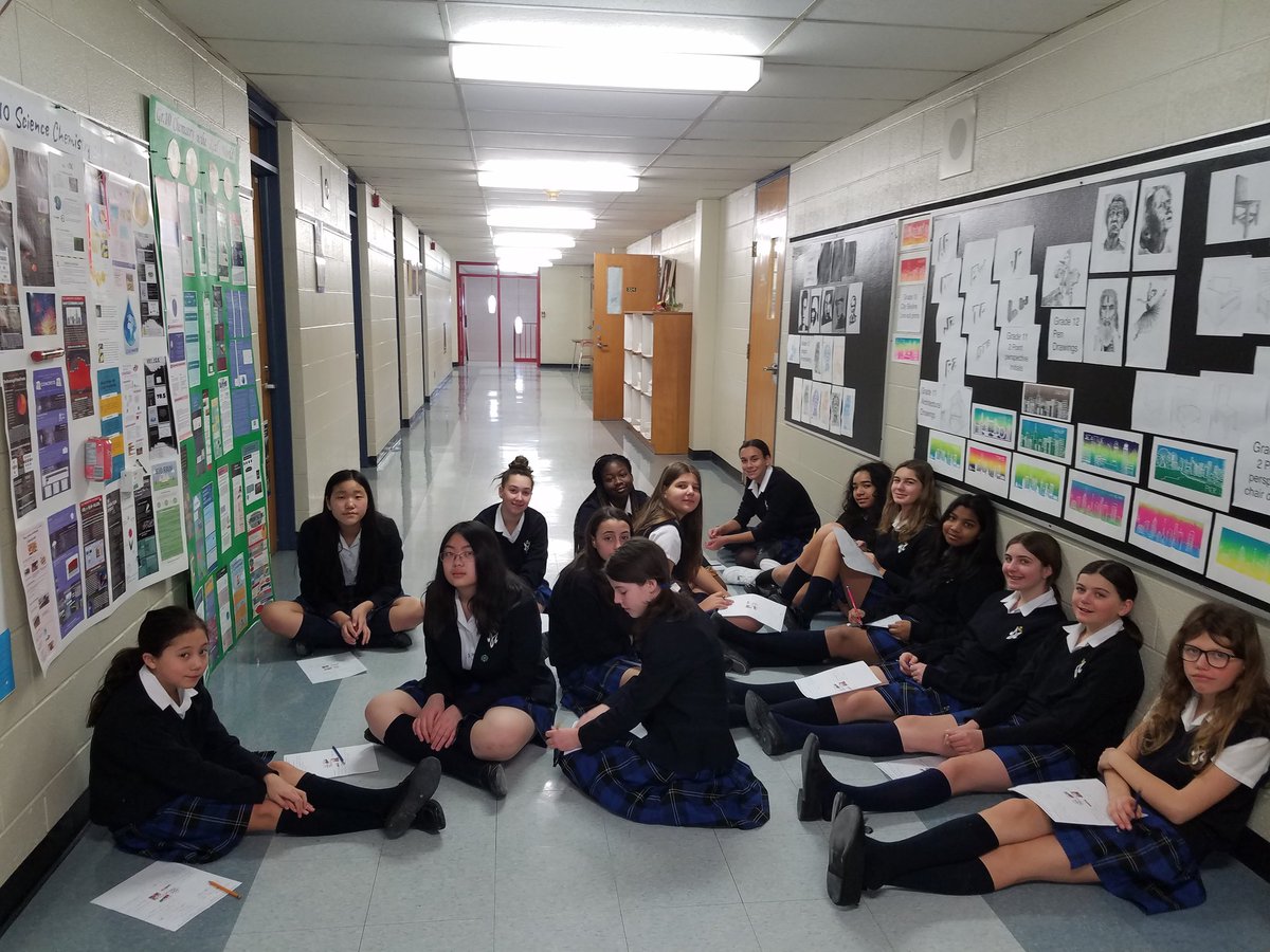 MsENicoletti's tweet photo. Gr.7 class participating in HNMCS Chemistry Student Led Learning Walk! Students making connections to real-world chemistry! @HNMCS @MsGuayHNMCS https://t.co/MSMtnSoTi9