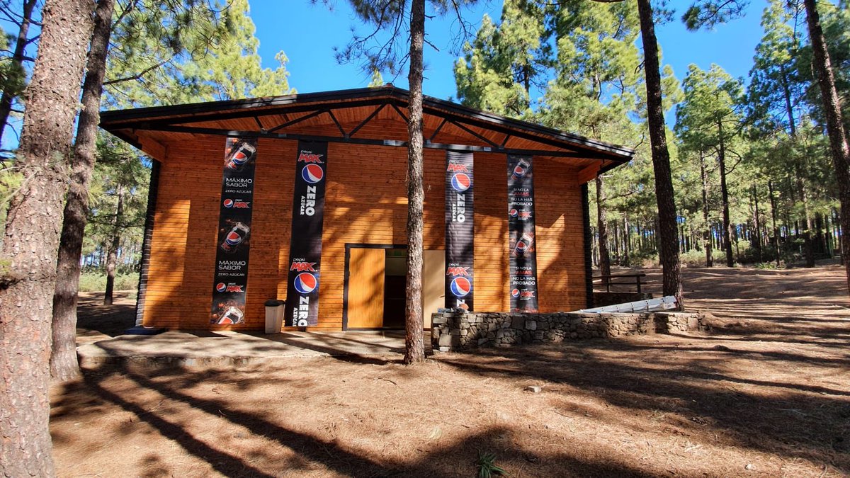 TransGC's tweet photo. Nuestro avituallamiento de @Ahembo El Garañón prácticamente listo😃👏🏽 

¡Qué no les falte de nada a todos los que pasen por aquí! Sobretodo ¡PEPSI!🤪⬇️ https://t.co/auWNe9OOiT