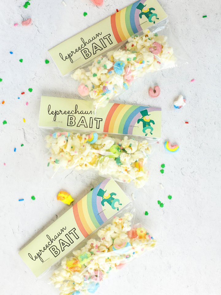 St. Patrick’s Day White Chocolate Popcorn is a simple holiday treat made with popcorn, marshmallows, festive sprinkles and white chocolate. Free printable included below to turn this delicious snack into Leprechaun Bait!

simplymaderecipes.com/st-patricks-da…