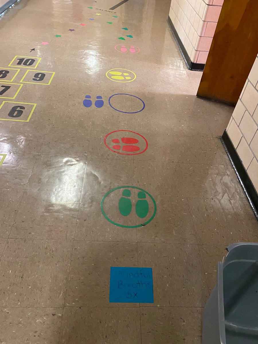 HuskiesMann's tweet image. @MelrosePS Check out our new Sensory Sidewalk/Sensory Path!  Many thanks to Liz Collier, HM 5th Grade teacher, for the idea and thanks to the HM PTO for funding this through the HM PTO mini-grant process.  Students are loving it!!