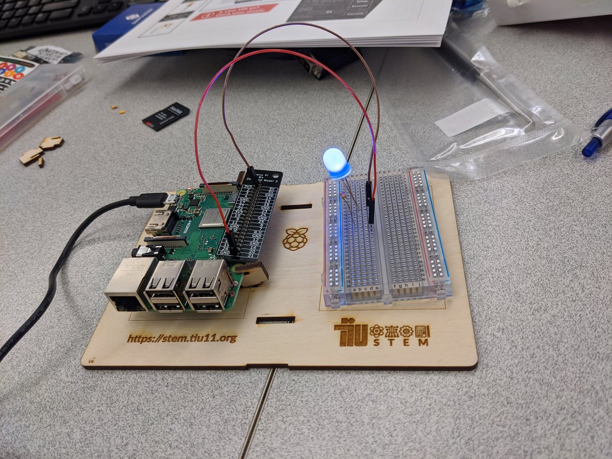 DrGodard's tweet photo. @ewadel1973, @MrsKaseySmith and I learning all about Raspberry Pi today #TIUSTEM #GASDisGreat https://t.co/No6vXOSfE4