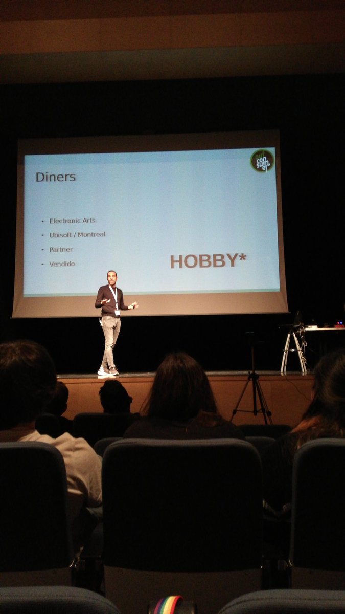 PereSorde1's tweet photo. Xerrada sobre youtubers,amb el youtuber @Outconsumer dintre les jornades #JEDAI2020 a @insjoandaustria https://t.co/YUNzj4wXoa