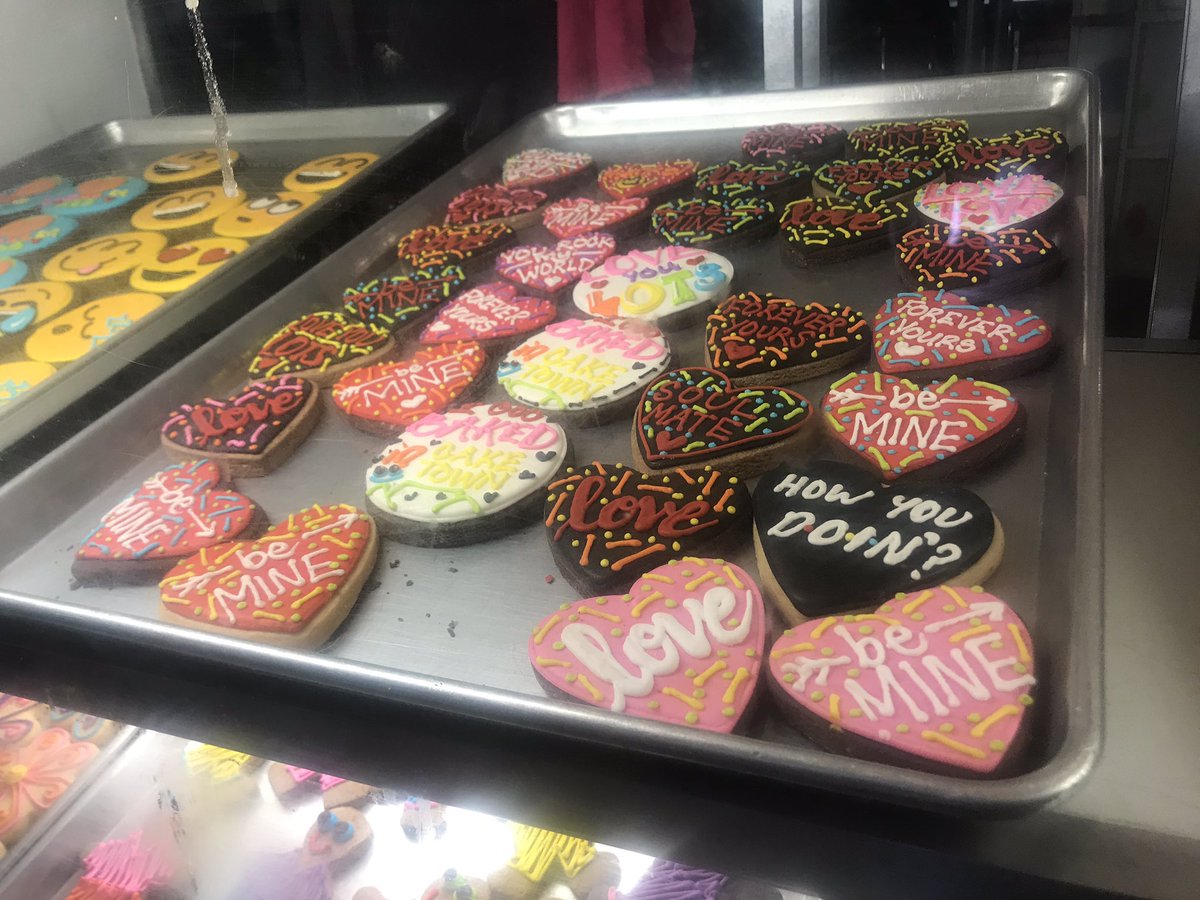 CovUniCYS's tweet photo. Charlys bakery #cakes #pitstop #pausetime #sugarhealin https://t.co/5xAKqeuXvX