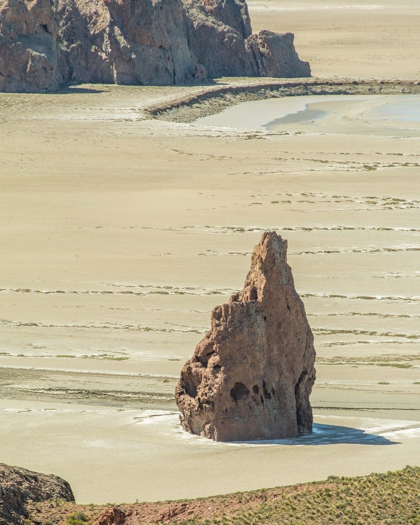 📜Hace más de 180 años imágenes como está deslumbraron a la tripulación del Beagle.⚓¡Hoy, la cima de los Miradores, todavía ofrece las mejores vistas! 👀Vení a Deseado para conocerlas 😎📸

#puertodeseado #miradoresdedarwin #campamentodedarwin