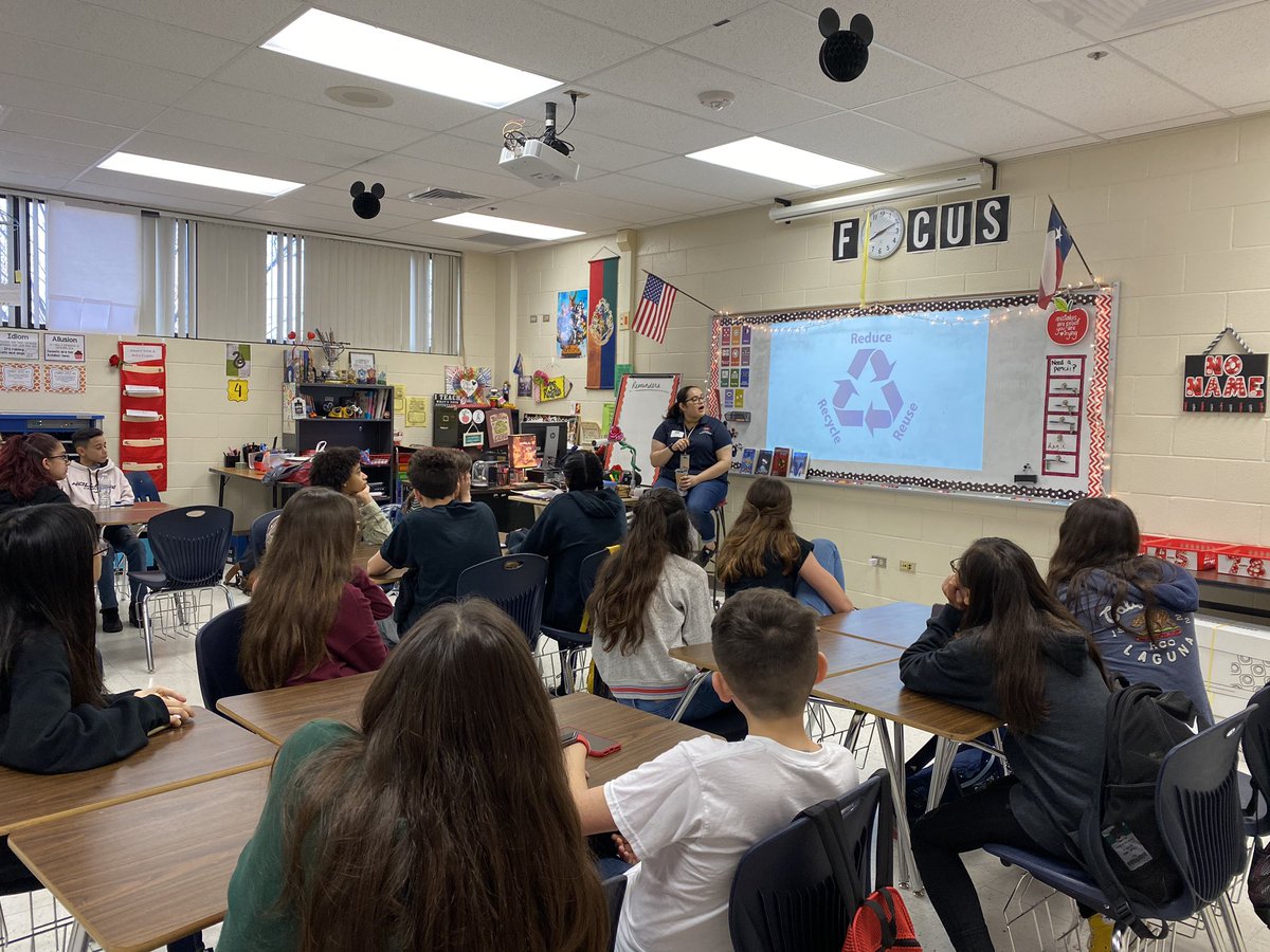 mrs_redgate's tweet image. Thank you San Antonio Solid Waste Management Department (@COSAGOV) for a great presentation this morning! Our Earth Club learned a lot and loved the goodies! ♻️🌎
#JordanMSLegends #FlyingVees #EarthClub @msgmakeshistory
