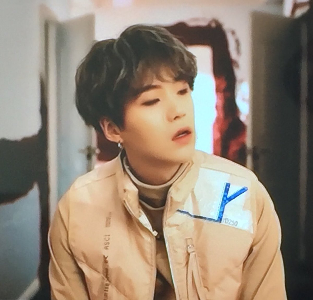 BtsGrannies's tweet photo. BTS has a big birthday coming up in five days. King Yoongi👑 @bts_bighit @BigHitEnt #King #Yoongi #Birthday #humanitarian #ShadowInterlude https://t.co/OLxBMjYirO