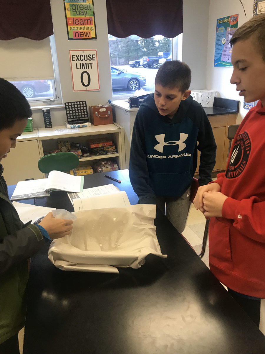 TeamDynamicICMS's tweet photo. Creating various landforms to observe how water flows! #science #icms https://t.co/H7JgN1ofIJ