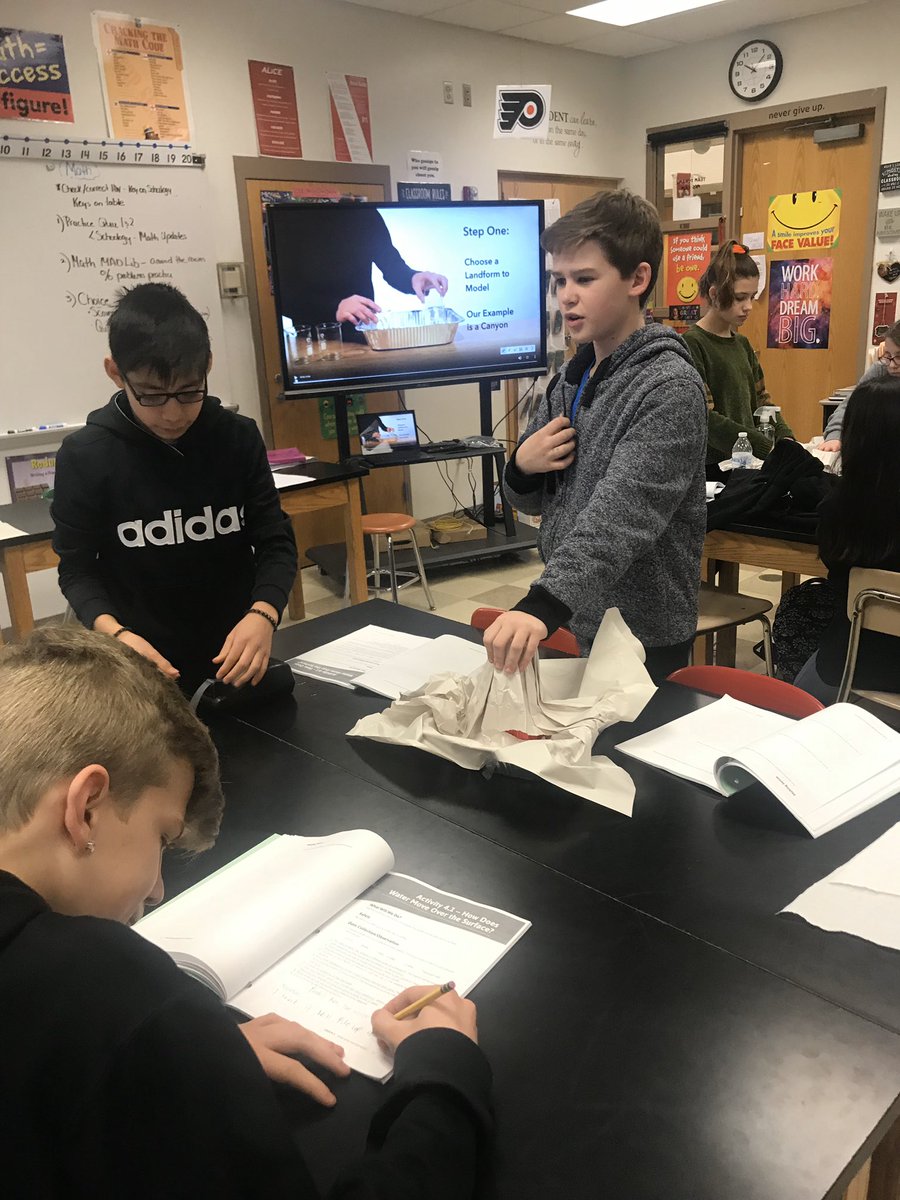 TeamDynamicICMS's tweet photo. Creating various landforms to observe how water flows! #science #icms https://t.co/H7JgN1ofIJ