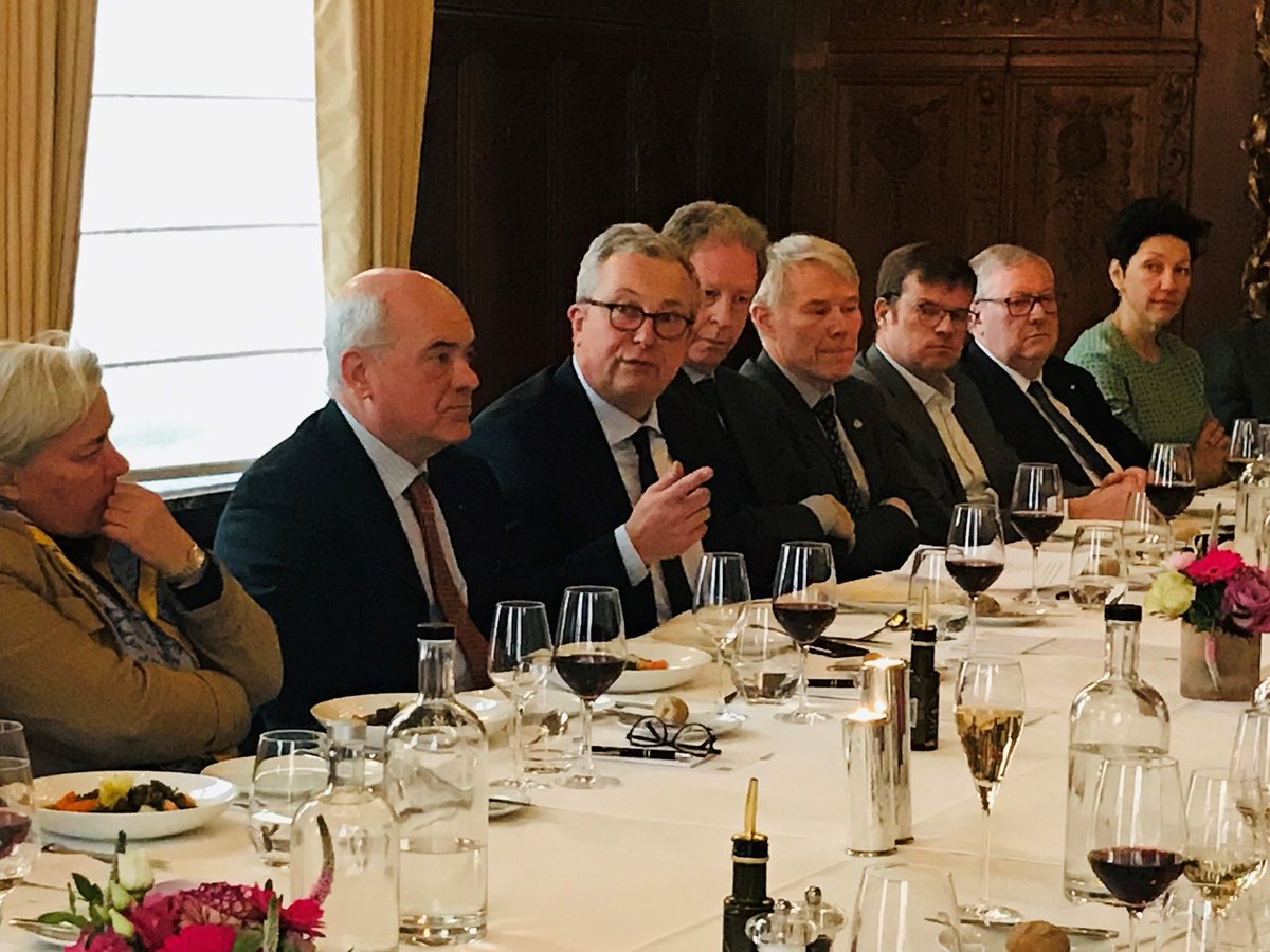 Bedankt <a href="/Ph_Lallemand/">Philippe Lallemand</a> (CEO van <a href="/EthiasNL/">Ethias NL</a> ) voor de boeiende uiteenzetting van deze middag in De Warande!