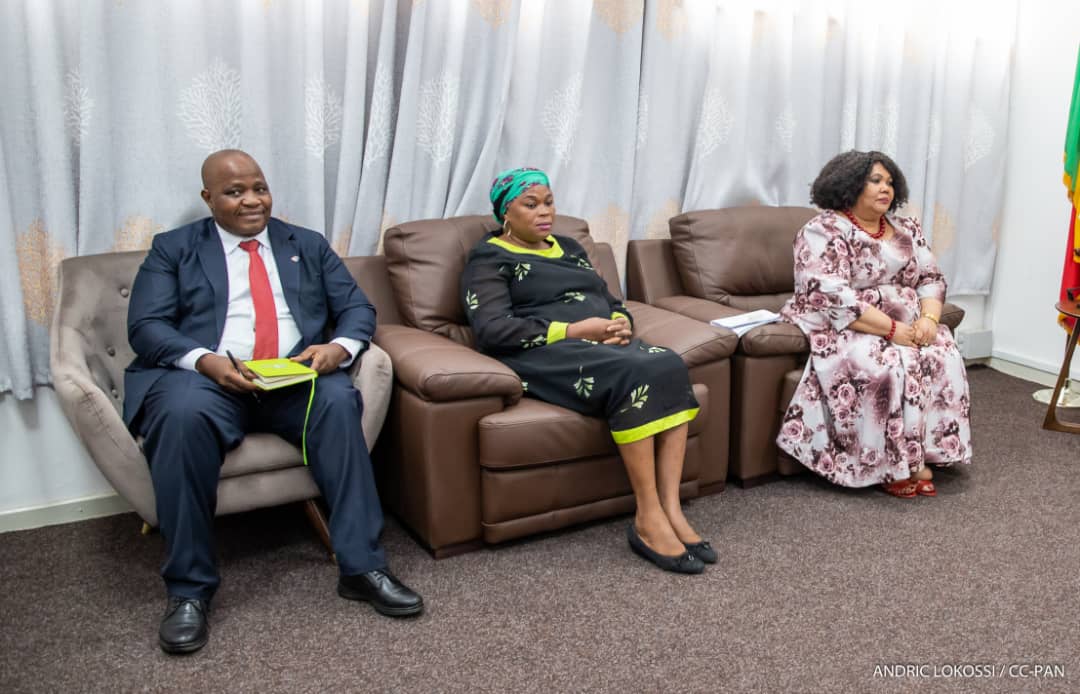 VlavonouLG's tweet photo. J’ai reçu à mon cabinet ce matin deux diplomates : l’Ambassadeur du Bénin près le Maroc puis celui de l’Afrique du Sud près le Bénin. Nous avons échangé sur diverses questions d’intérêts pour nos Etats.

#LGV https://t.co/E5eh6jSVKj
