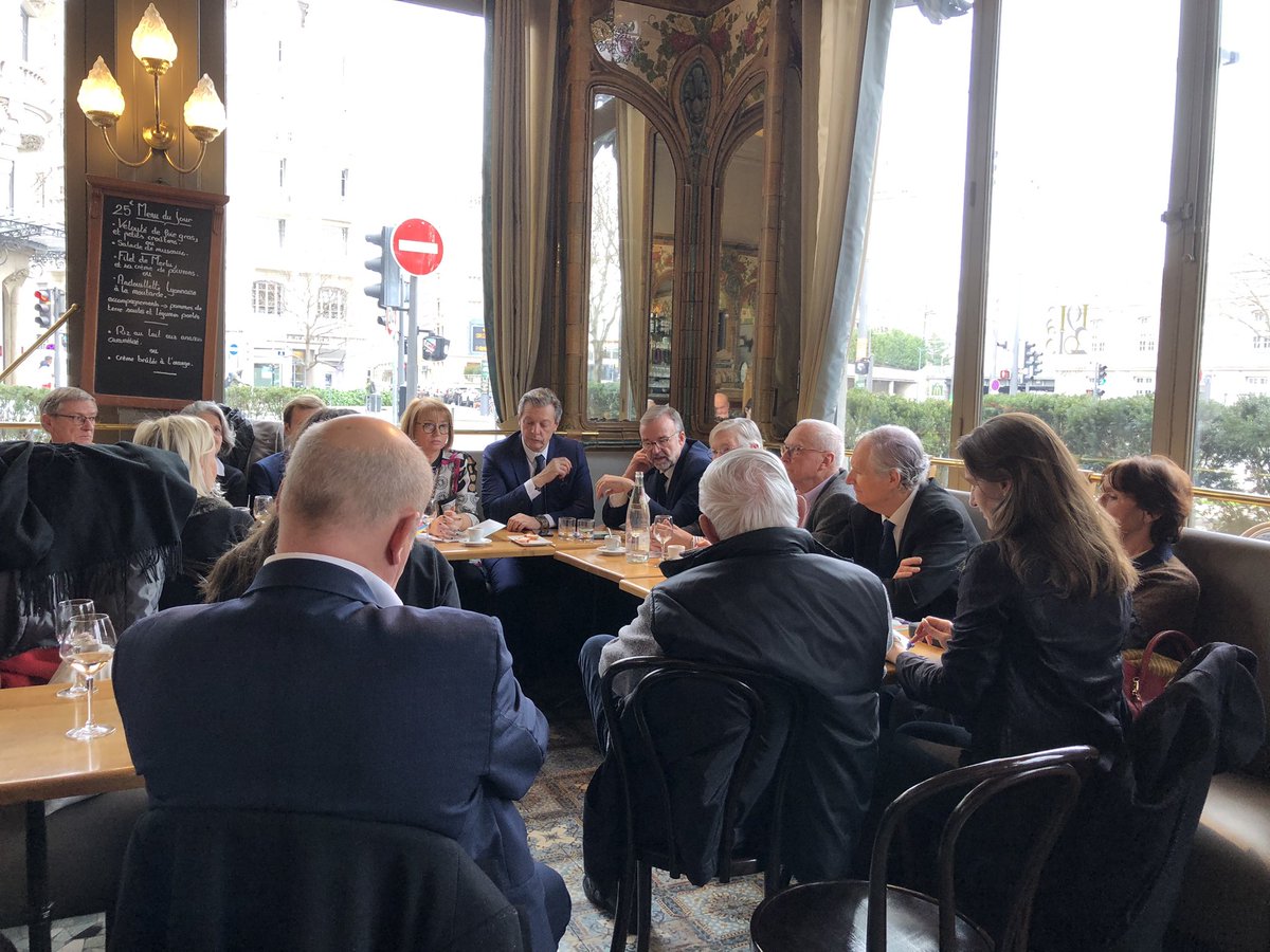 p_blache's tweet photo. Conférence de Presse aujourd’hui des colistiers du 6e arrondissement autour d’@blanc_etienne ! Nous avons pu présenter à la presse notre programme pour Lyon et pour le 6e arrondissement. #Lyon6 #Lyon #ObjectifLyon #BleuBlancLyon #Blanc2020 https://t.co/gPoUI4xIpo