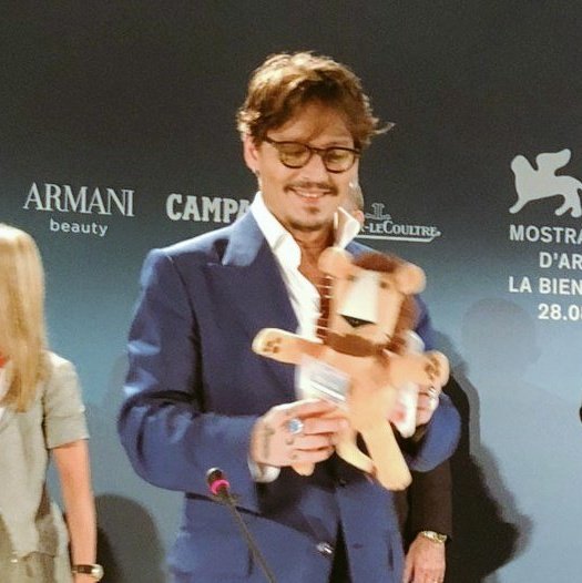flowers_boho's tweet photo. Raise your hand, if you support #JusticeForJohnnyDepp https://t.co/s8Wai7cNvL