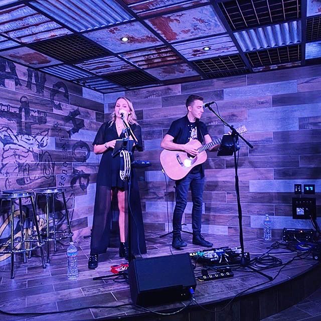 HavingTweets's tweet image. Soph &amp;amp; Simon speak about who they are as performers and how they followed their passion in music whilst being able to travel the world working on cruise ships.

(Also exclusively sing for us throughout the episode!)

Check out their episode: linktr.ee/havingwords