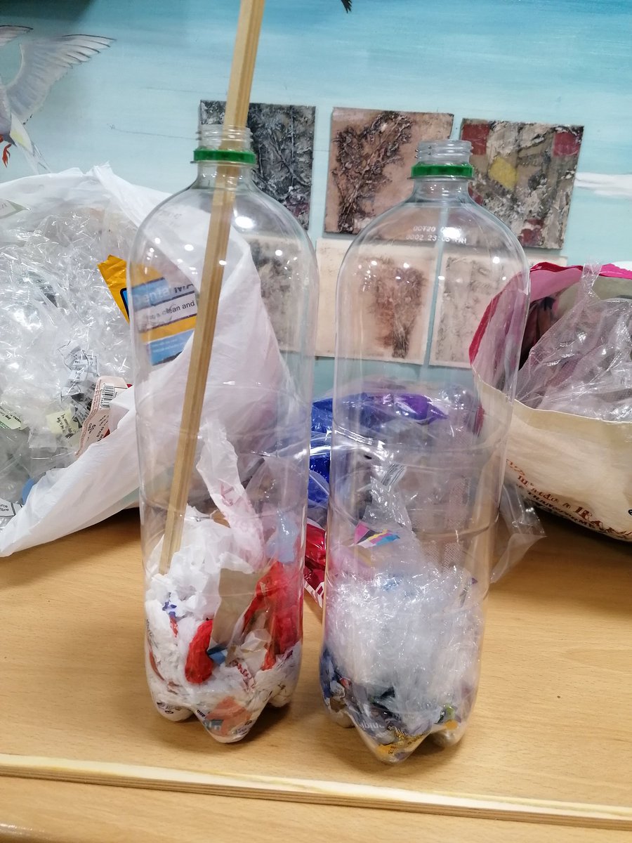 SanSior's tweet photo. ⭐Helpwch plis⭐
Mae Dosbarth Gogarth angen eich help! We are making Eco Bricks using non recyclable soft plastic compressed tightly into a 2L bottle as shown below. Please join us in making one at home.
🙂Diolch yn fawr iawn
#oneworlder @illandudno @RotaryLlandudno @Providero https://t.co/ZkSUU9H9Hk