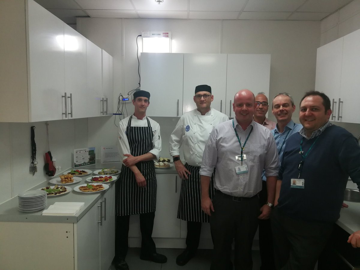 HelenKingett's tweet photo. #autographfood #interserve delivered a delicious sustainable food tasting session in preparation for lunch @uclh Food and Drink Strategy World Cafe event on 9th March at 52 club  #Workingtogether #Sustainable #British #localproduce #inseason #healthyeating #nutrition #hydration https://t.co/xghlTF5wM4