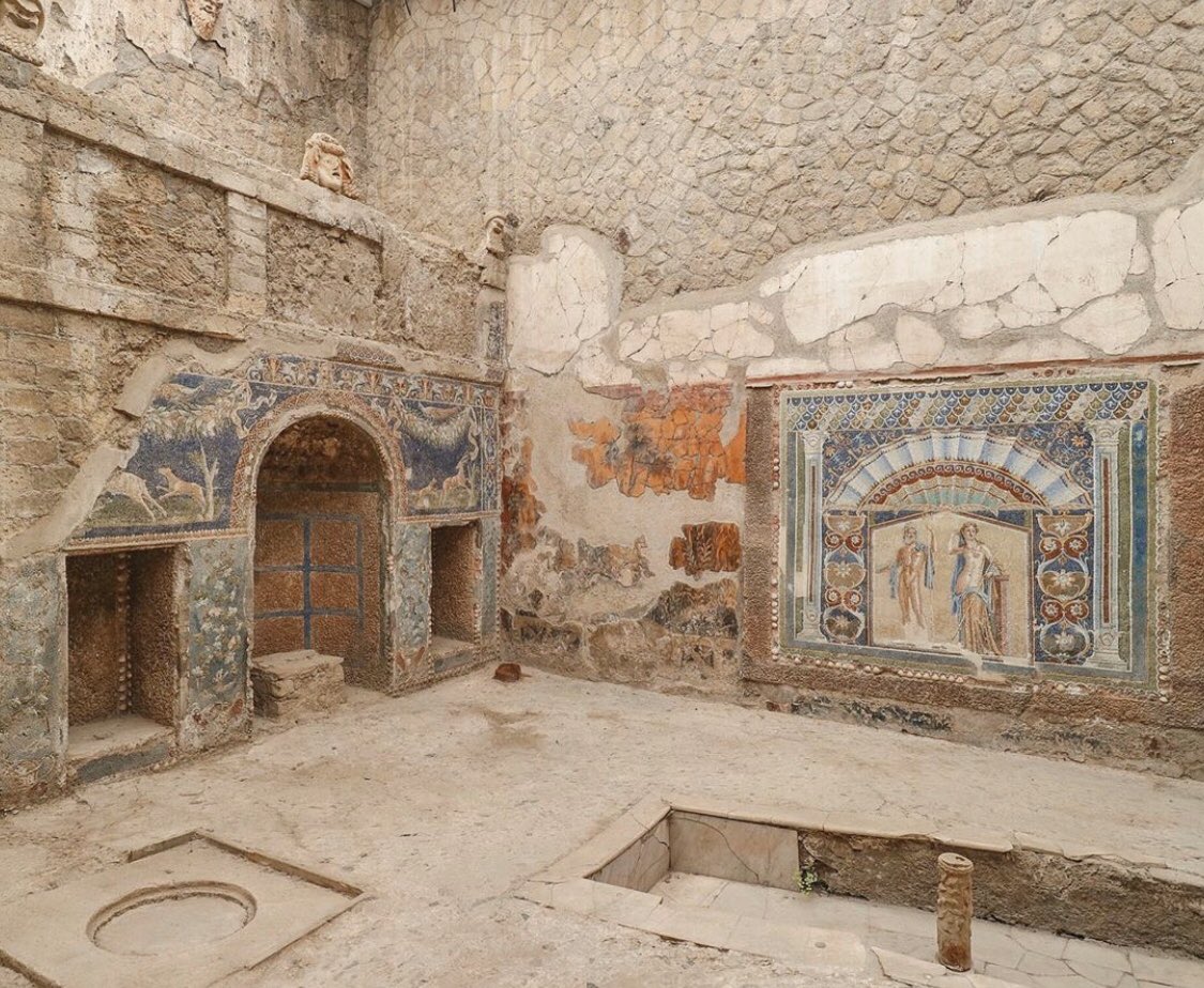 Campaniartecard's tweet photo. “Un riassunto del motivo per cui @ercolanoscavi merita la visita: è notevole! Vedrai molti affreschi, mosaici e colonne in ottimo stato di conservazione” Nicole, Germania 

📸 nicolebustriacantor 

E tu, raccontaci la tua Campania con #mycampania https://t.co/VvI8yoap8W