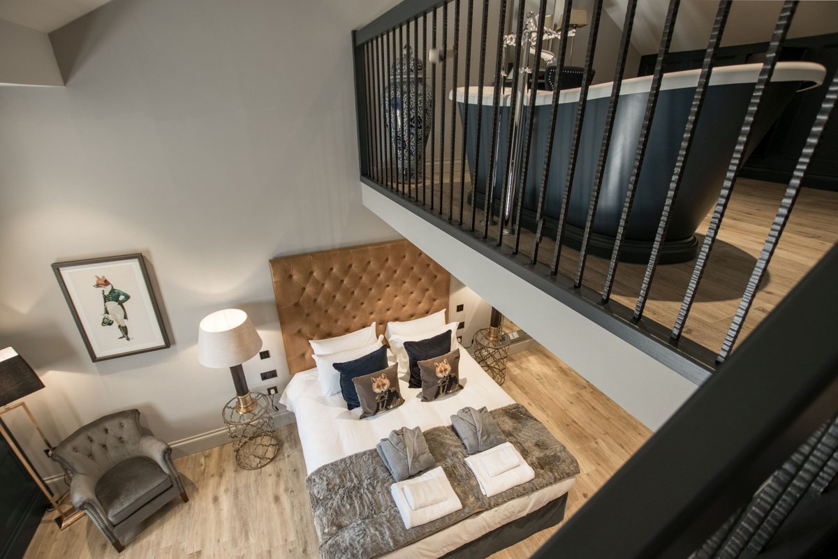 Wiswellman's tweet image. Dismiss the Sunday blues with our Sunday Lunch Getaway - stay the Sunday night with us and receive a complimentary three course Sunday lunch for two, as well as a full English breakfast in Mr Smith's the following morning. The perfect way to end the weekend :) #sundaystay