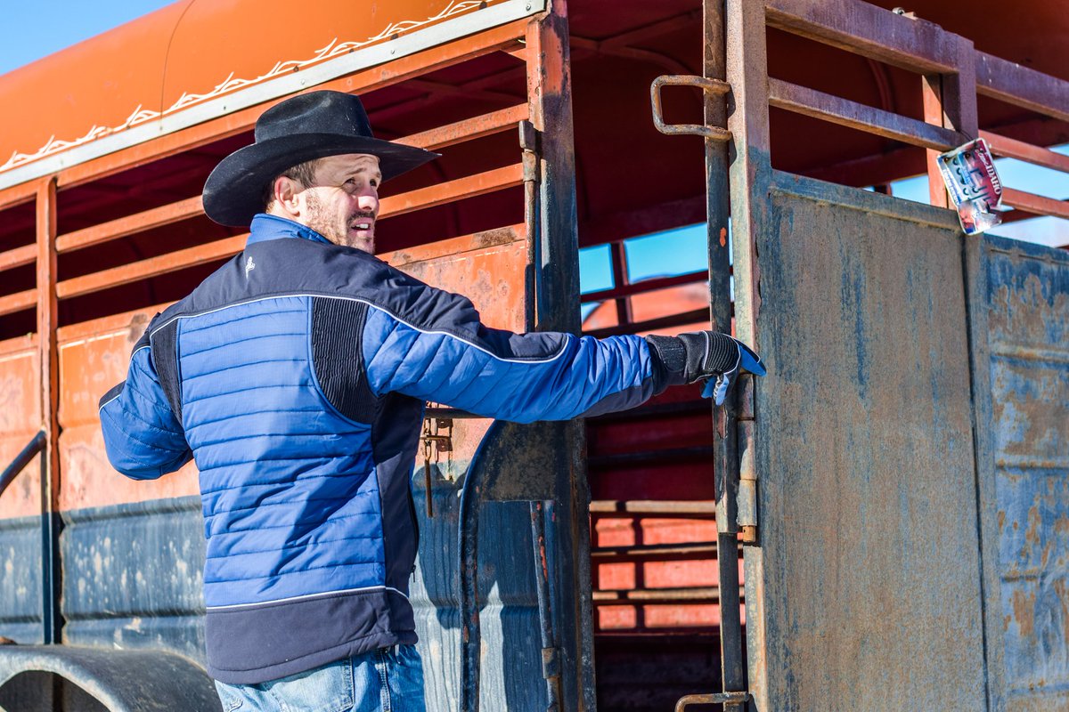 lancepekus's tweet photo. Looking towards spring but staying warm with @RefrigiWear gear

#RefrigiWearWorks #suckstobecold #ownthecold #cowboyninja #idahome #partner https://t.co/86MTOe0zgU