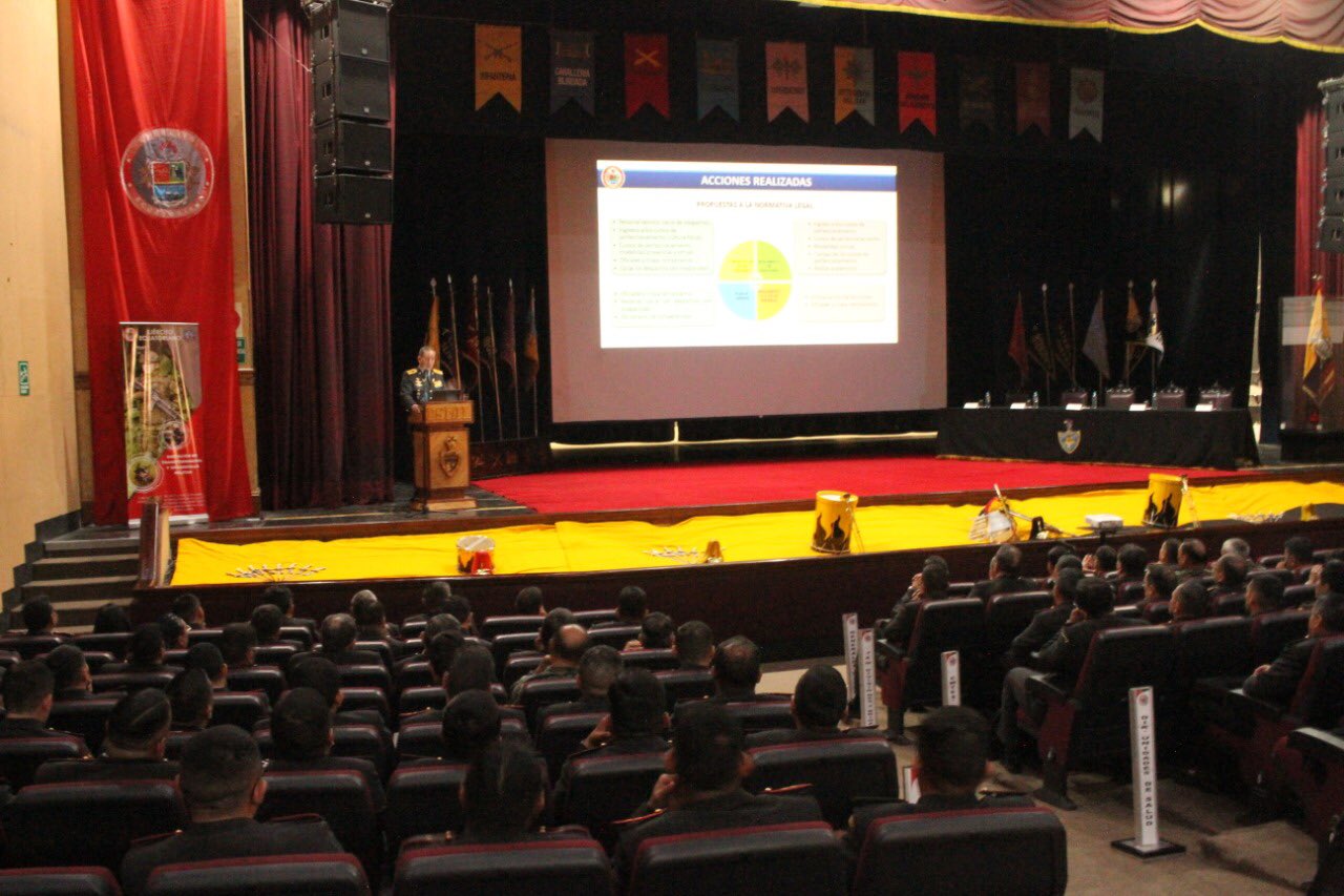 httpspbstwimgcommediaESRuwxmXcAARZdvformatjpgnamelarge