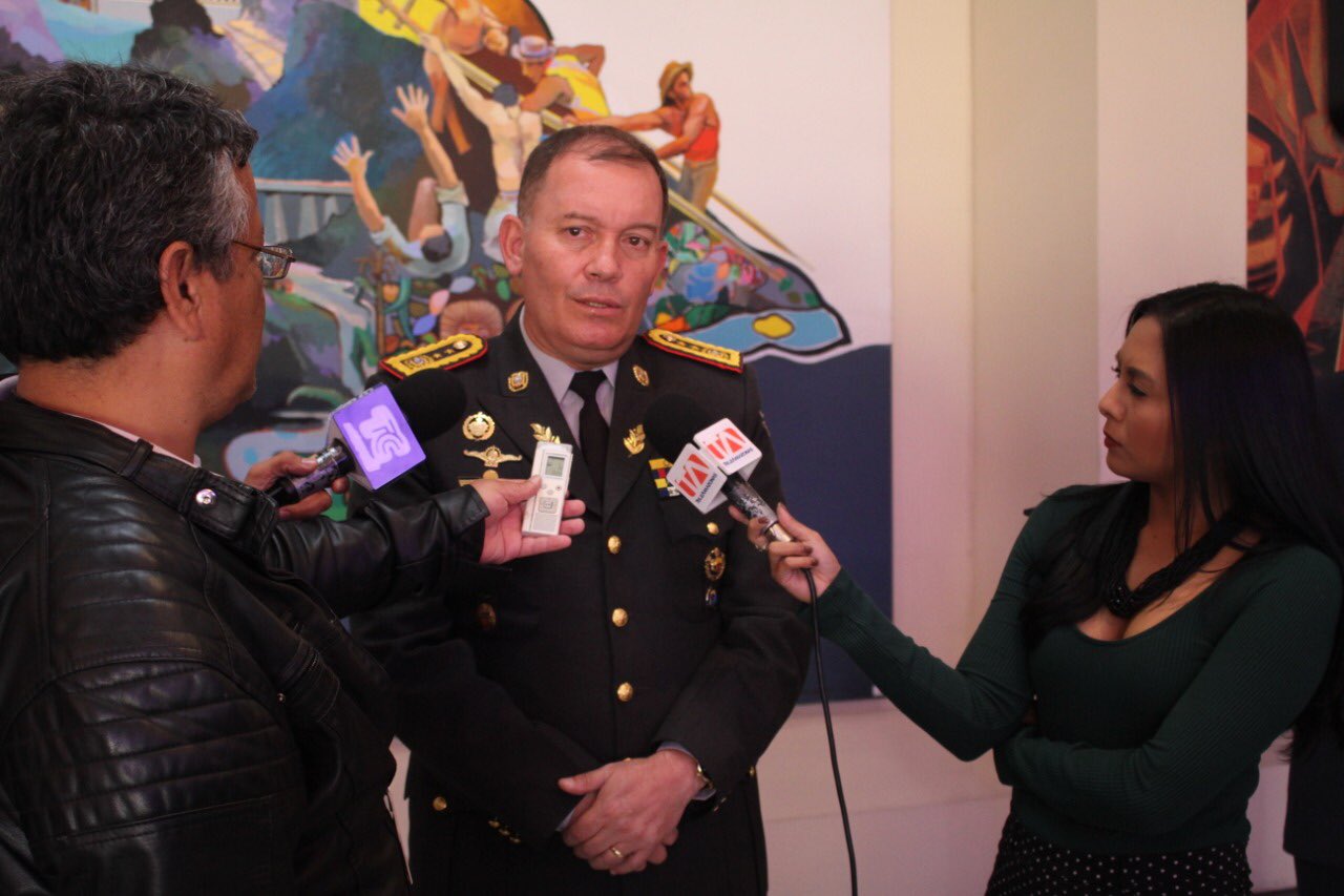 httpspbstwimgcommediaESRuwxqWoAAuvgvformatjpgnamelarge