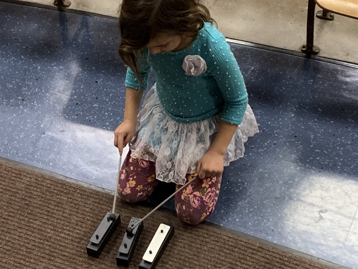 ccarlsond64's tweet photo. 12 bar blues by second graders, improvising on bells! We recognized our feelings, too, which is part of our March school focus! #d64music #d64leadwithlove #falcons64 https://t.co/tqYuoLuRYA