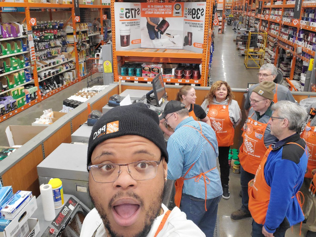 THd2813's tweet photo. Great engagement today in the paint department. Tom, one of our infocus team member showing employees how to mix paint!!! Thank you Tom for sharing your knowledge!! #departmentoftheday #shareyourknowledge @THDCharles @belford_melissa @StolhanskeDavid @Mmgmaggi @key2real4ya https://t.co/nUKEx08o29