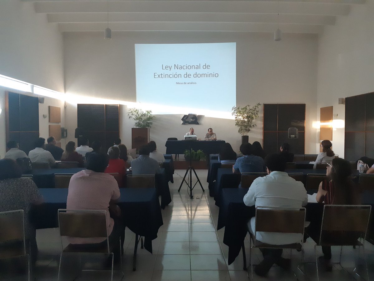 CAY_Abogados's tweet photo. El día de ayer se llevó a cabo la Mesa Panel sobre la Ley Nacional de Extinción de Dominio, con participación de los ponentes: Mtro. Said Escalante Barbosa, Vicepresidente del CAY y el Dr. Jorge Rivero Evia, Magistrado del TSJ.
Consejo Directivo 2020-2021 https://t.co/jYOpW7EU3J