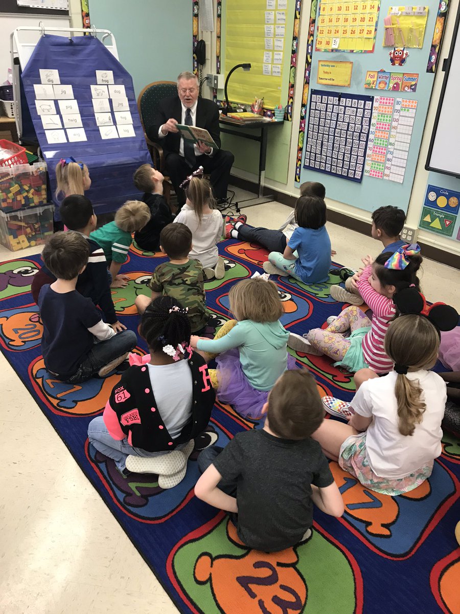 MrsEwingJBW's tweet photo. Thank you Mr. Cave for reading to our class today! @JBWatkinsES https://t.co/5MABLja7FQ