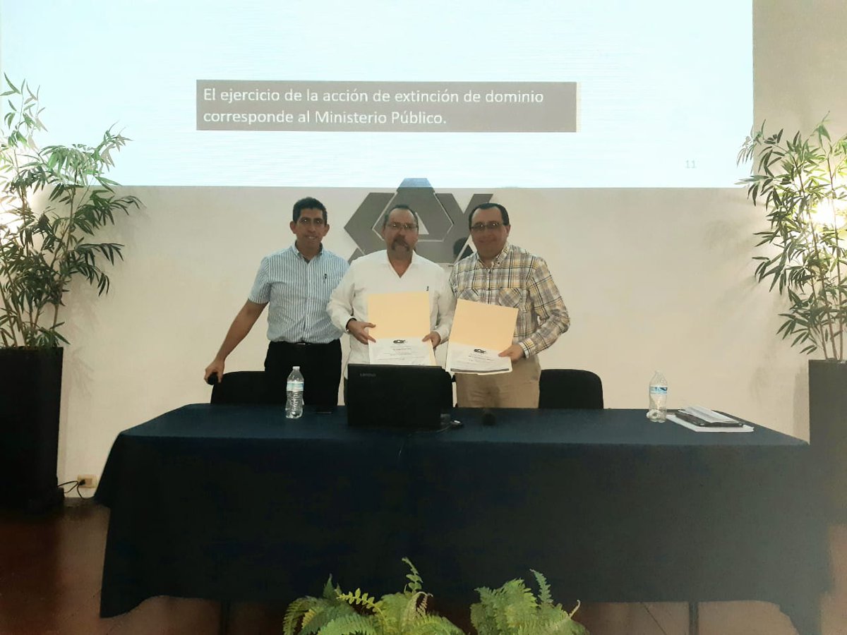 CAY_Abogados's tweet photo. El día de ayer se llevó a cabo la Mesa Panel sobre la Ley Nacional de Extinción de Dominio, con participación de los ponentes: Mtro. Said Escalante Barbosa, Vicepresidente del CAY y el Dr. Jorge Rivero Evia, Magistrado del TSJ.
Consejo Directivo 2020-2021 https://t.co/jYOpW7EU3J