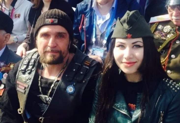 Ой... А вы знали кто жена у Мельничука(Айдар). Для меня сюрприз.  Скрин с тв январь 2020.
