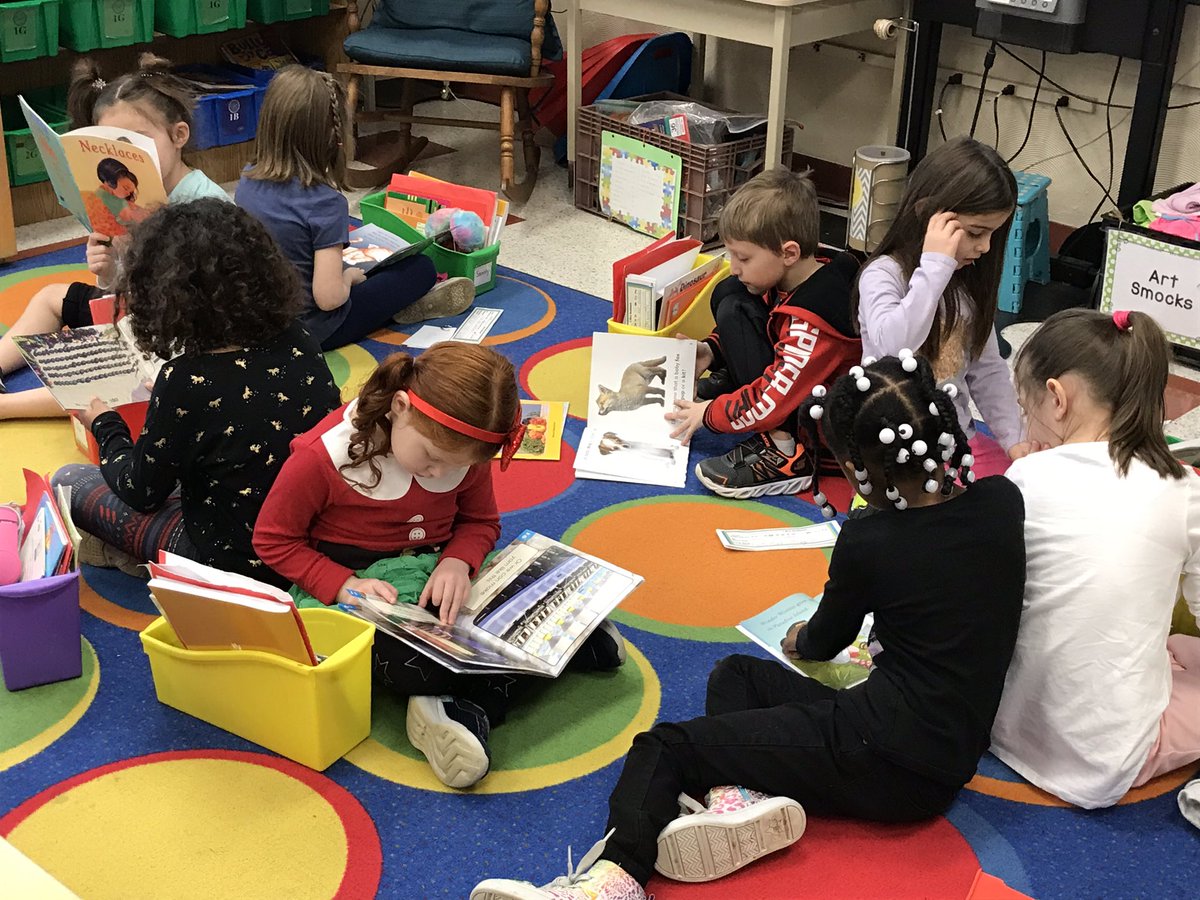 CynthiaSchwind's tweet image. First grade teachers, reading specialist, principal &amp;amp; District Trainer observing &amp;amp; learning! @AmericanReading @foxpine66 @PaddyHillTweet @GreeceCentral @PettiferSuz