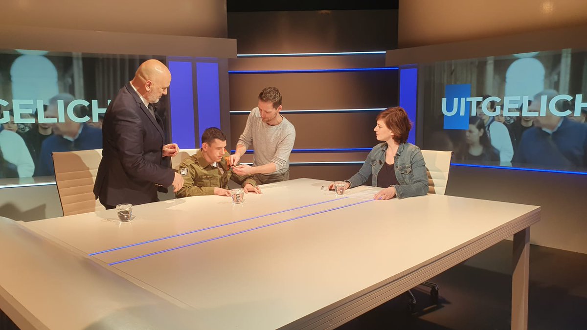 SpecialinU's tweet photo. @attiatiran special soldaat Daniel #Defur bereiden zich voor op het interview bij @Family7 over Special in Uniform.

@JNFUSA https://t.co/KOOyRS33Ec
