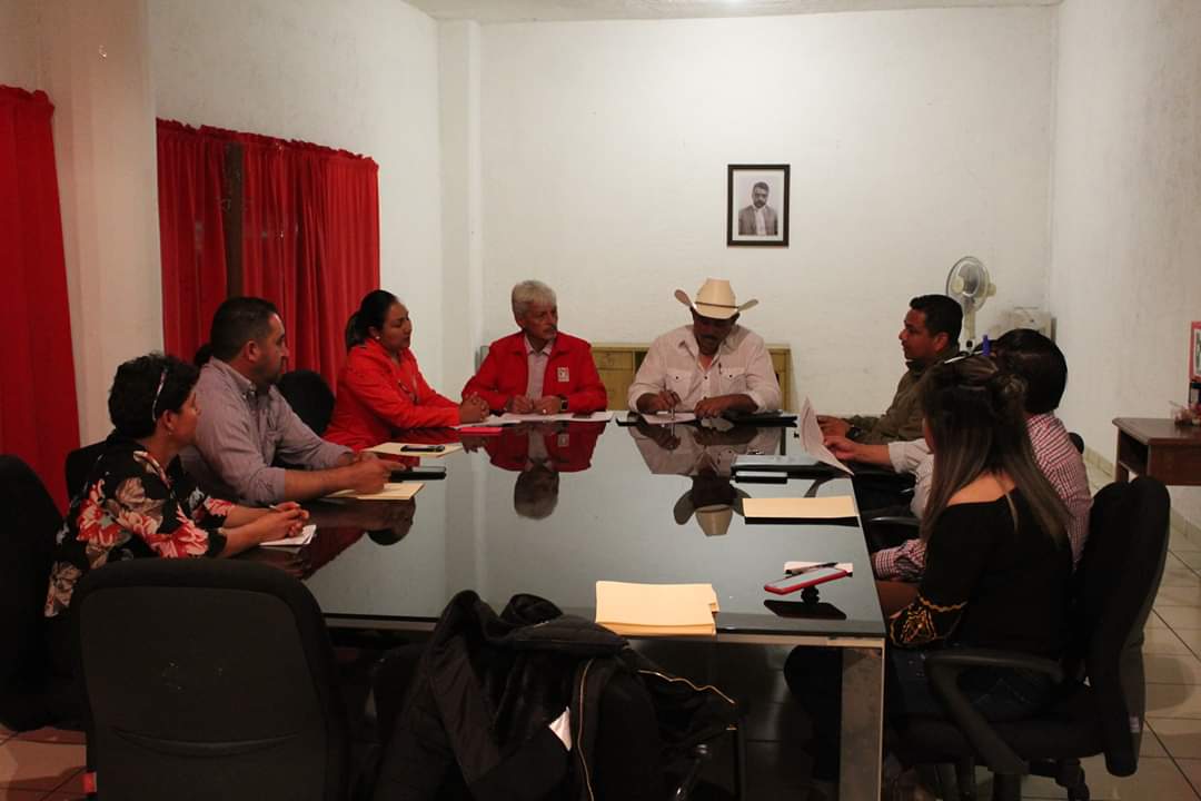 Pri_Jilotepec's tweet photo. ... (2) el Programa de Trabajo 2020.

El objetivo fundamental es llevar a cabo acciones y gestiones que beneficien a la ciudadanía y estar cercanos a la gente.

#DirigenciaPRIJilotepec
#PRImeroJilo https://t.co/AzEx6wJMoQ