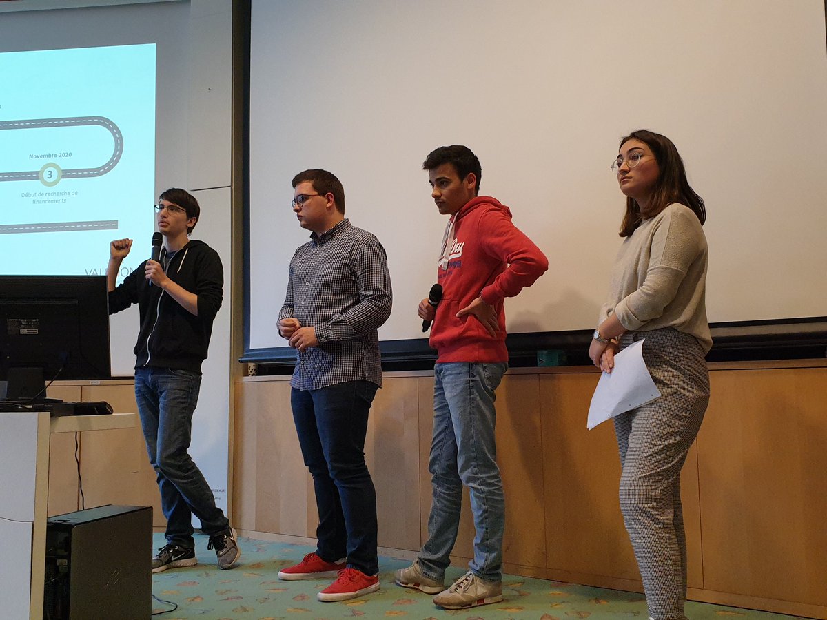 PascalRAY1's tweet photo. Pitch des projets @MINES_StEtienne #dynamodays avec le premier pour valrhona. Merci @SamyKefiJerome pour sa présence. https://t.co/guSxcgP7d6